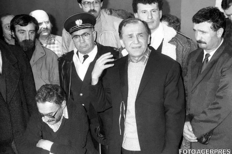 Procurorul care a redactat rechizitoriul în cazul Revoluției: „Am fost martori la o schimbare puternică de putere, favorizată de o lovitură de stat militară, cu Ion Iliescu în prim-plan”