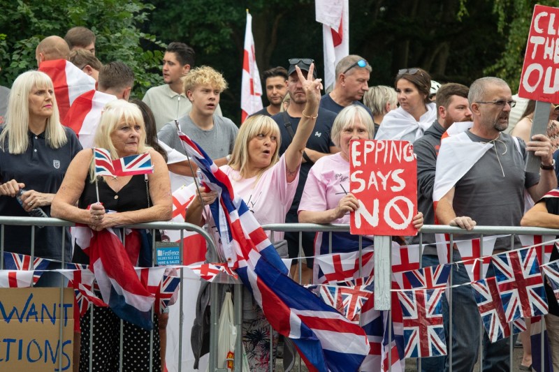 Proteste continue împotriva migranților în Marea Britanie pe fondul planului laburist de reformă a azilului