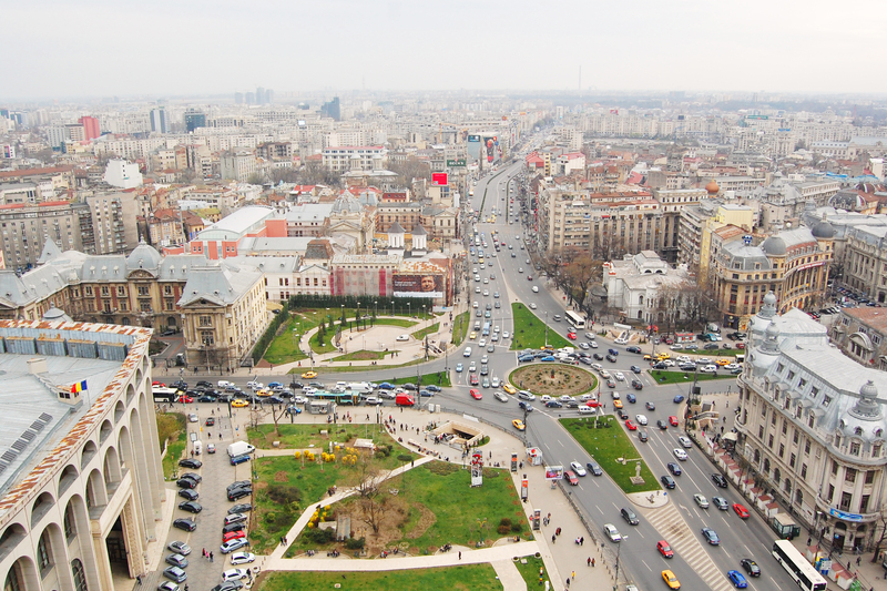 Provocarea comună a marilor orașe din România: spațiul urban limitat și impactul său asupra dezvoltării metropolitane, o realitate distinctă în regiune.