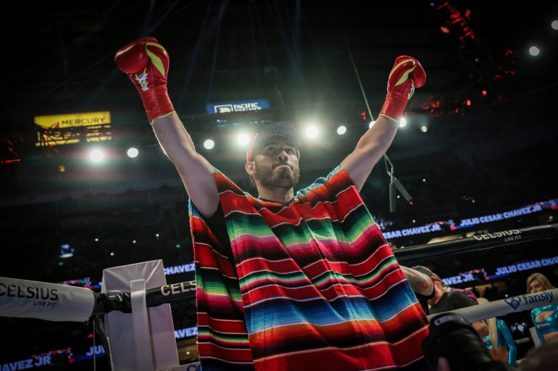Pugilist de prestigiu, de patru ori campion mondial, arestat la scurt timp dupa deportare. Acuzatiile sugereaza ca ar fi lucrator plătit al cartelului Sinaloa.