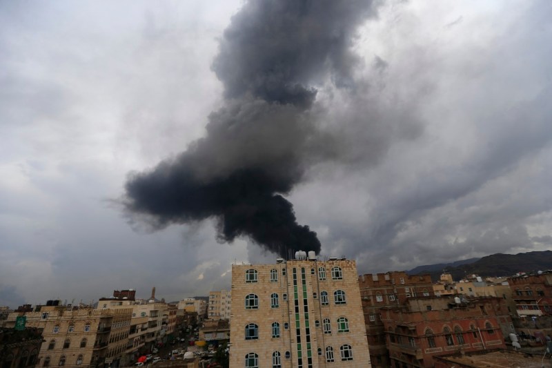 Raiduri israeliene în Sana'a: palatul prezidențial vizat, în timp ce Houthi reafirmă sprijinul pentru Gaza