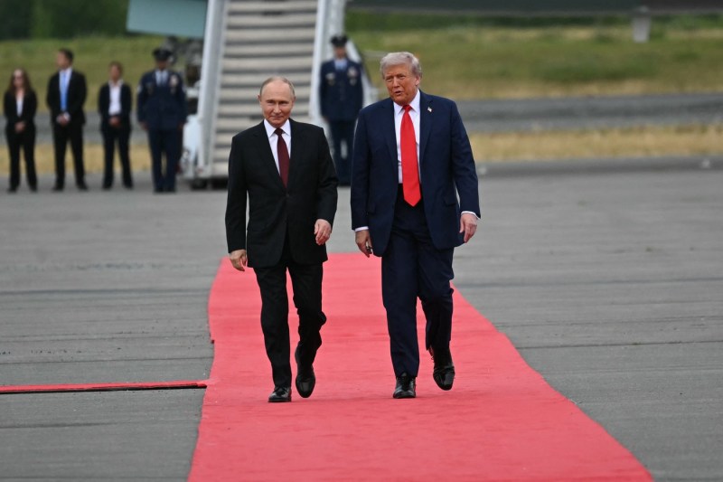 Reacții după întâlnirea Trump-Putin din Alaska: un general rus elogiază o poziție neclintită a Kremlinului, iar opiniile ucrainenilor reflectă o gamă de reacții