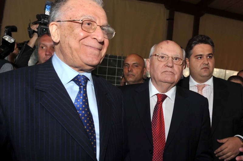 Relația enigmatică dintre Ion Iliescu și Mihail Gorbaciov dezvăluită de o cercetătoare