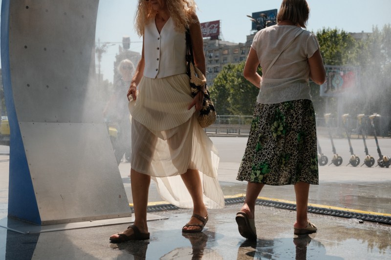 România între caniculă toridă și furtuni violente: Alerte meteo pentru București și 15 județe. HARTĂ