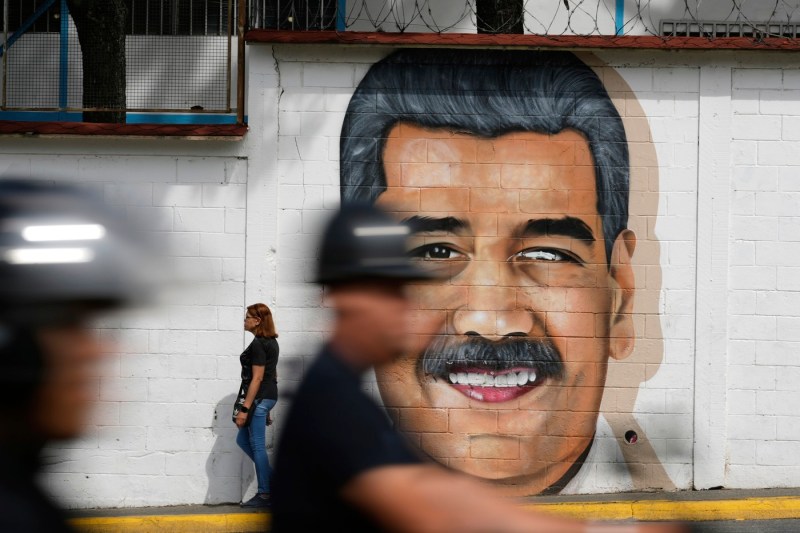 Salariul minim din Venezuela a ajuns la valoarea unui dolar, evidențiind o vulnerabilitate serioasă a demnității civile.