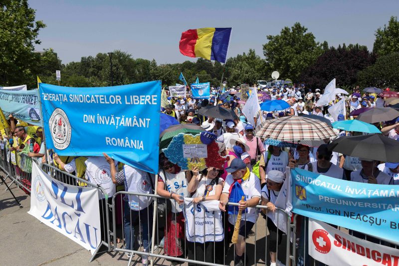Sindicatele din educație strâng semnături pentru a inversa măsurile implementate de autorități: „Școala românească și angajații săi au fost tratați ca un element de neluat în seamă în sistemul bugetar”