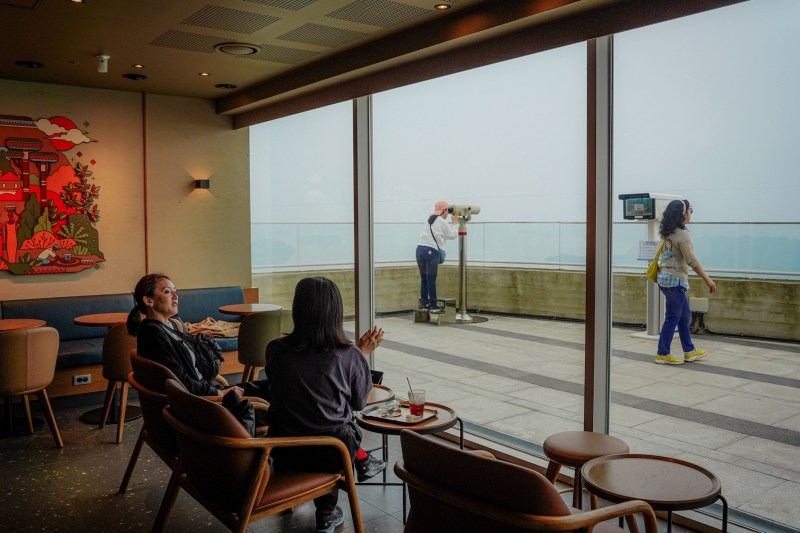 Starbucks din Coreea de Sud restricționează aducerea echipamentelor voluminoase de către clienți în cafenele
