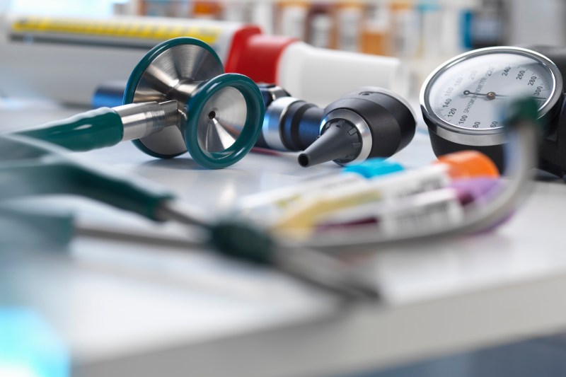 Stetoscop cu inteligență artificială promite identificarea rapidă a afecțiunilor cardiace majore în doar 15 secunde