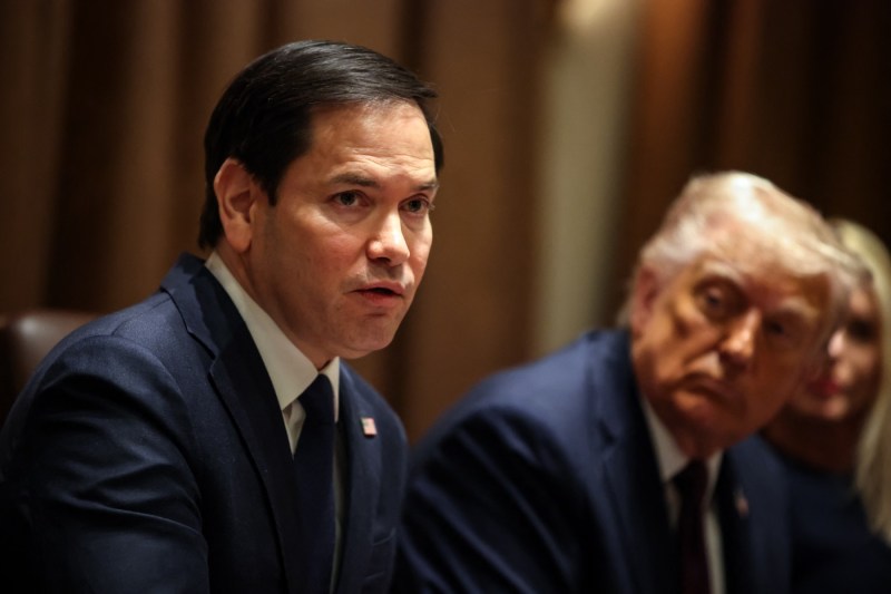 Trump a purtat o discuție telefonică cu Zelenski după întâlnirea trimisului său, Witkoff, cu Putin la Moscova / Decizii importante urmează, avertizează secretarul de stat Rubio