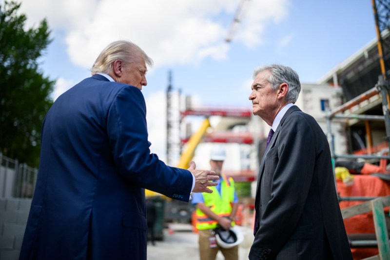 Trump amenință să ia măsuri legale serioase împotriva liderului Rezervei Federale