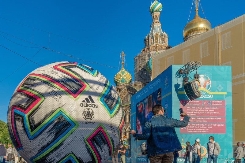 UEFA acordă 10,8 milioane de euro cluburilor de fotbal din Rusia, dar impune restricții echipelor din Ucraina