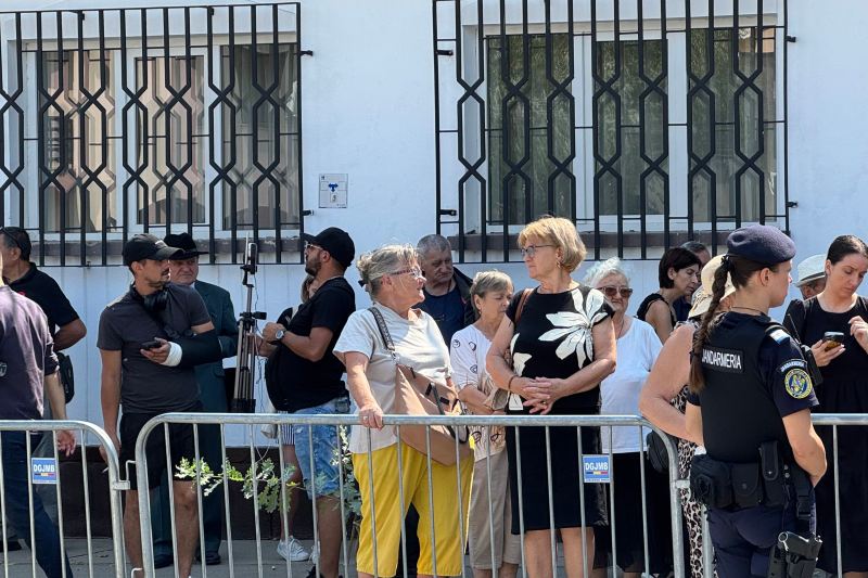 Ultimul omagiu adus lui Ion Iliescu: Ce au spus cei prezenți la cimitir