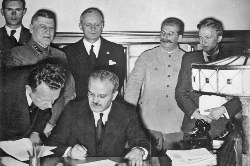 Un alt 23 August: cum Pactul Molotov-Ribbentrop redefinește o zi de istorie