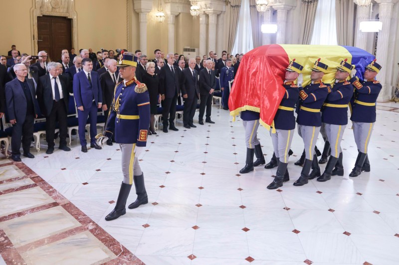 „Unde sunt minerii să liniștească discuțiile online?” Înmormântarea lui Iliescu în era platformelor video și social media