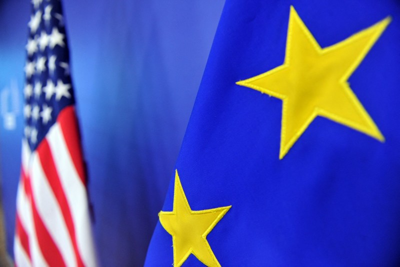 Uniunea Europeană primește în scris forma acordului comercial cu administrația Trump, însoțită de un avertisment adresat producătorilor de automobile.