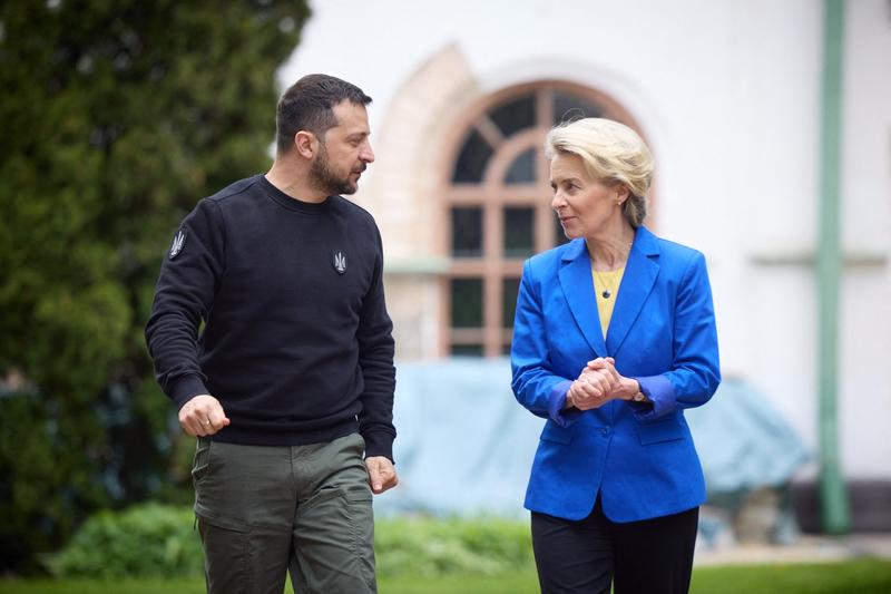Ursula von der Leyen și Volodimir Zelenski vor forma echipa UE la întâlnirea programată luni cu Donald Trump.