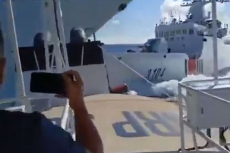VIDEO: Coliziune între două nave chineze în timpul urmăririi unei ambarcațiuni filipineze