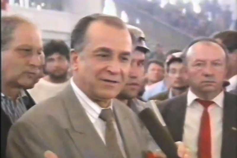VIDEO: Cum a solicitat Ion Iliescu intervenția minerilor în Piața Universității, lăudându-i pentru 'disciplina civică' după evenimentele sângeroase din 13-15 iunie