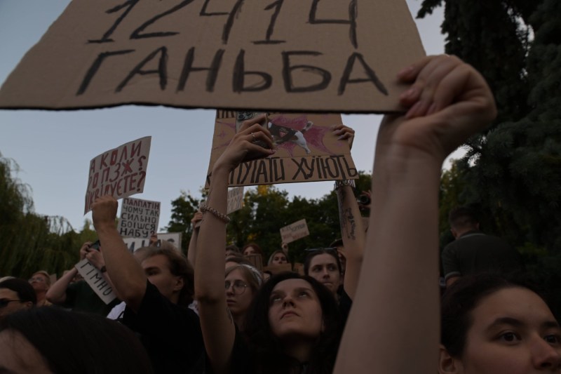 Zelenski se confruntă cu o scădere semnificativă a popularității pe fondul controversei privind legile anticorupție