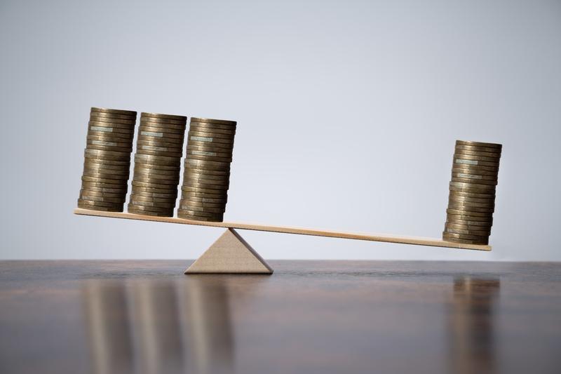 Băncile își recalibrează calculele privind amploarea scumpirilor după datele statistice care au surprins sectorul.