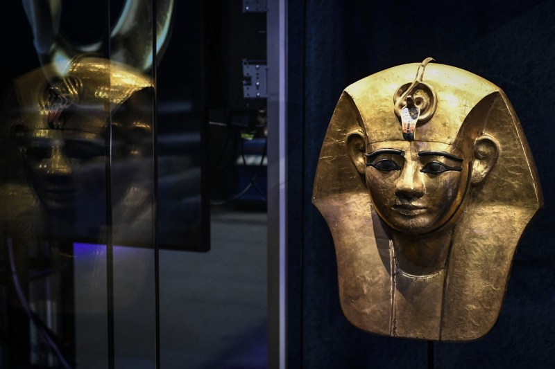 Brățara din vremea faraonilor, dispărută din Muzeul Egiptean din Cairo, a fost vândută pentru aproximativ 3.400 de euro și ulterior topită.
