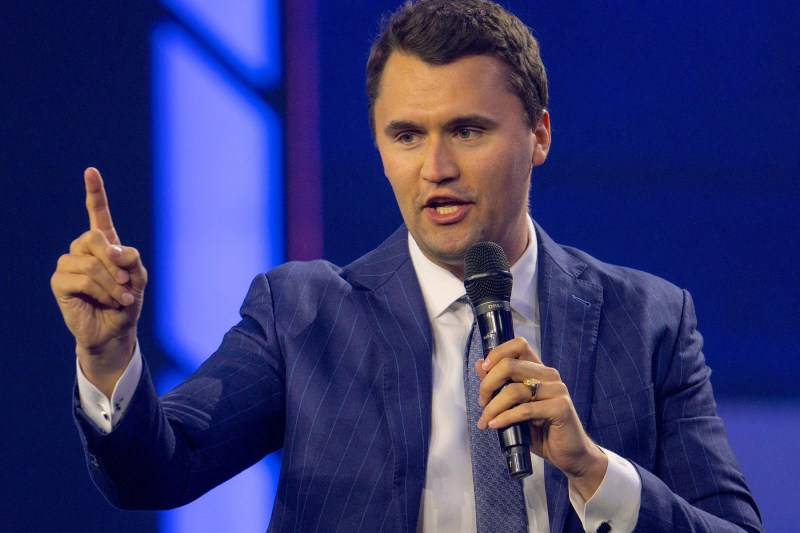 Charlie Kirk, figură marcantă în mișcarea MAGA și una dintre vocile conservatoare cunoscute, a fost victima unui incident cu arme în Utah.