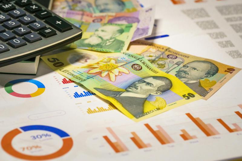 Cum pot companiile din România să adopte inteligența artificială în mod sigur și eficient?