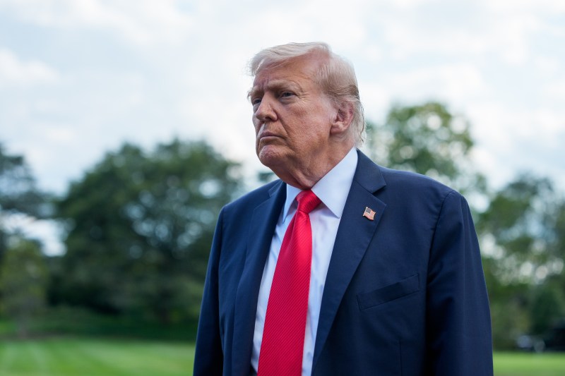 Donald Trump dă în judecată New York Times pentru defăimare; cere despăgubiri de 15 miliarde de dolari