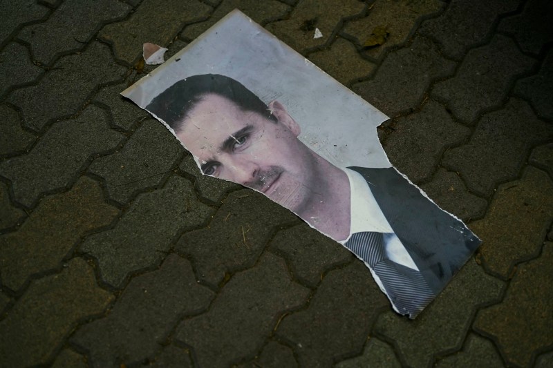 Franța a emis mandate de arestare pentru Bashar al-Assad și pentru o serie de foști oficiali sirieni, la 13 ani de la bombardamentele din 2012 în care au fost uciși doi jurnaliști.