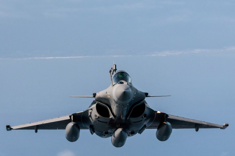 Franța, al doilea mare exportator global de arme, raportează în 2024 încasări record din vânzările de armament, majoritatea contractelor fiind semnate cu state europene.