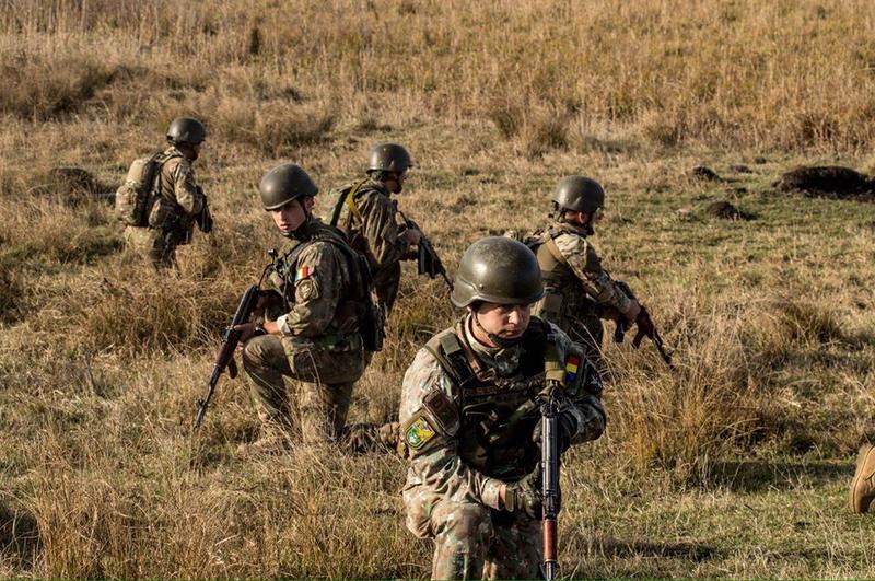 <h1>Rezerviști din Sibiu și Mureș, chemați de Ministerul Apărării Naționale pentru exerciții de mobilizare și antrenament; autoritățile subliniază că aceste activități nu sunt legate de situația de securitate din regiune.</h1>