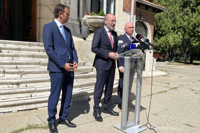 Ilie Bolojan discută cu liderul PPE despre măsuri fiscale în contextul crizei bugetare din România.