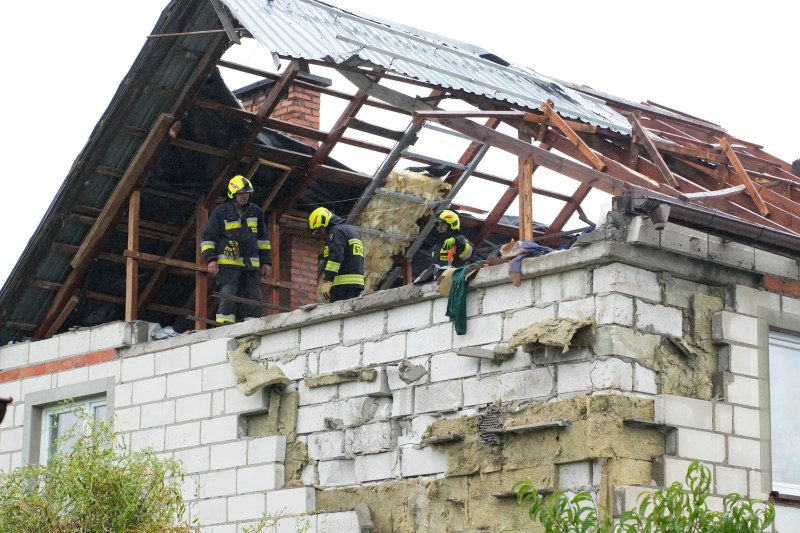 Incursiunea dronelor rusești în Polonia a fost însoțită de o afirmație controversată: casa din apropierea orașului Lublin a fost lovită de o rachetă lansată de pe un F-16 al armatei poloneze. Președintele Nawrocki solicită explicații clare guvernului.