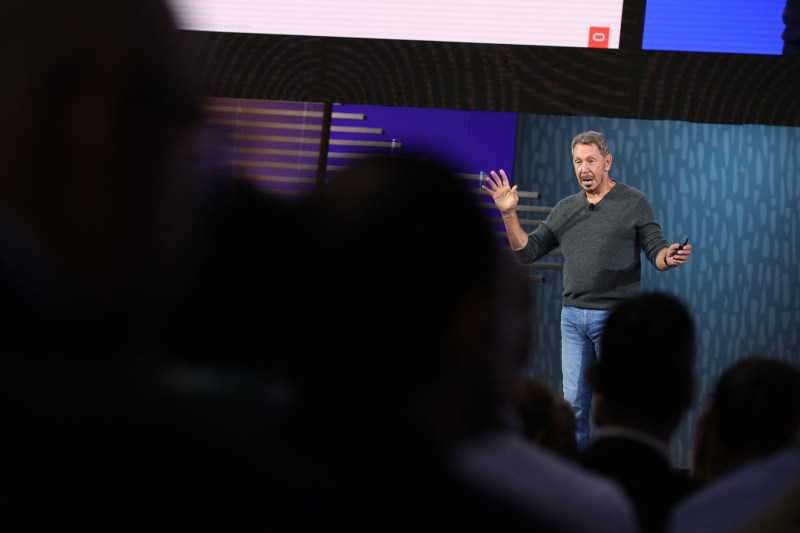 Larry Ellison a cedat temporar titlul de cel mai bogat om din lume după doar câteva ore.