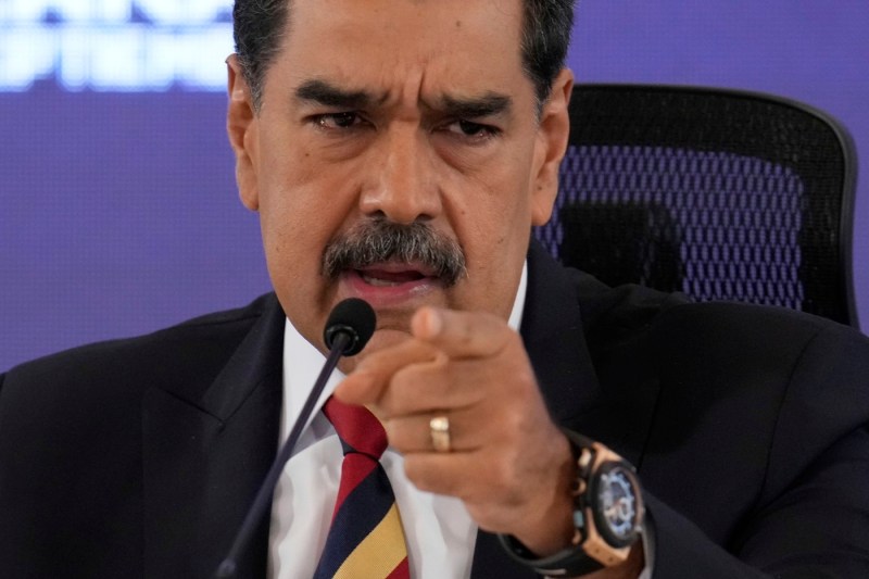 Maduro avertizează că Statele Unite pregătesc o flotă navală formată din opt vase dotate cu aproximativ 1.200 de rachete, pe care o califică drept cea mai gravă amenințare din ultimul secol pe continent.
