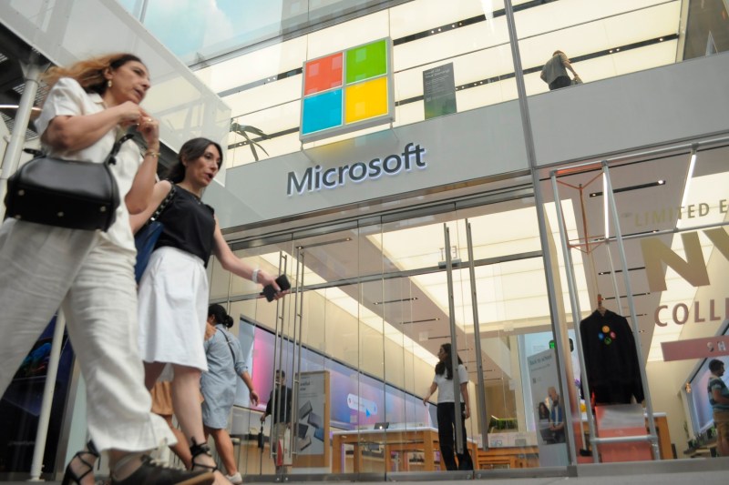 Microsoft anunță sfârșitul politicii de muncă la distanță impuse în timpul pandemiei: angajații vor trebui să lucreze la birou cel puțin trei zile pe săptămână.