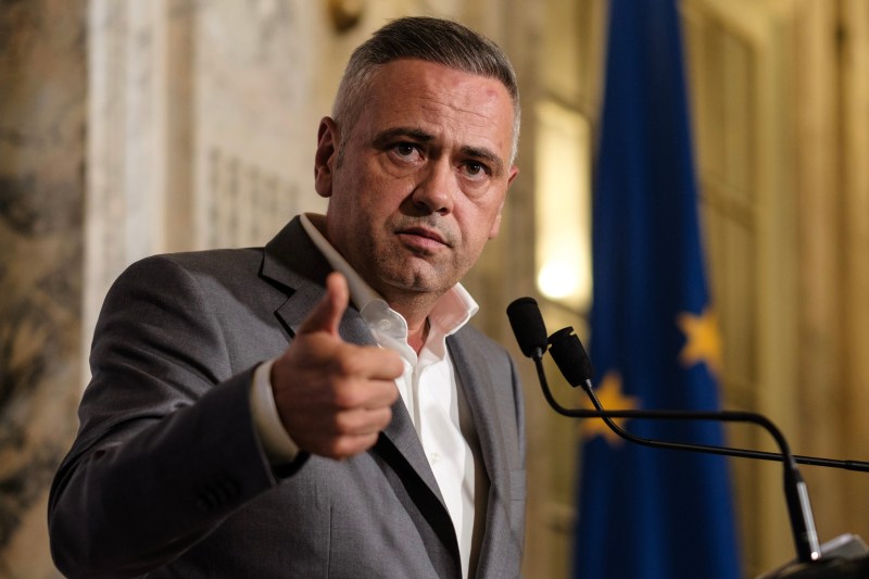 Ministrul Agriculturii avertizează: preferința pentru brânzeturi franțuzești și avocado poate crește deficitul comercial
