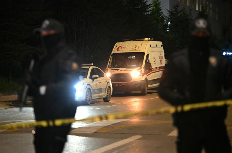 O nouă acțiune de amploare împotriva opoziției din Turcia: un primar dintr-un district din Istanbul și zeci de funcționari locali au fost duși de poliție la audieri.