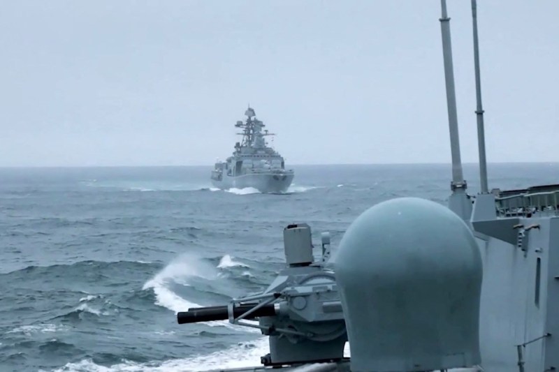 Ofițerii americani aflați în Belarus au efectuat o vizită surpriză la fața locului pentru a monitoriza exercițiile comune cu Rusia, iar autoritățile belaruse au indicat că vizita vizează detalii de interes public.