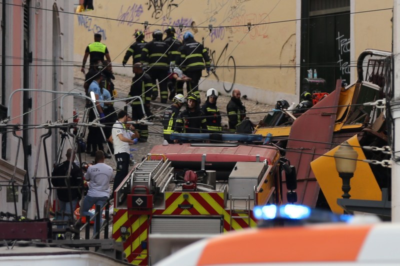 Portugalia intră în ziua oficială a dolului după tragedia Elevador da Glória, în care și-au pierdut viața 15 persoane.
