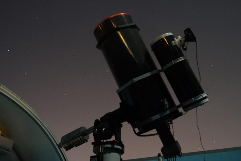 Primele imagini ale eclipsei totale de Lună surprinse în România. Până la ce moment poate fi observată Luna Sângerie.