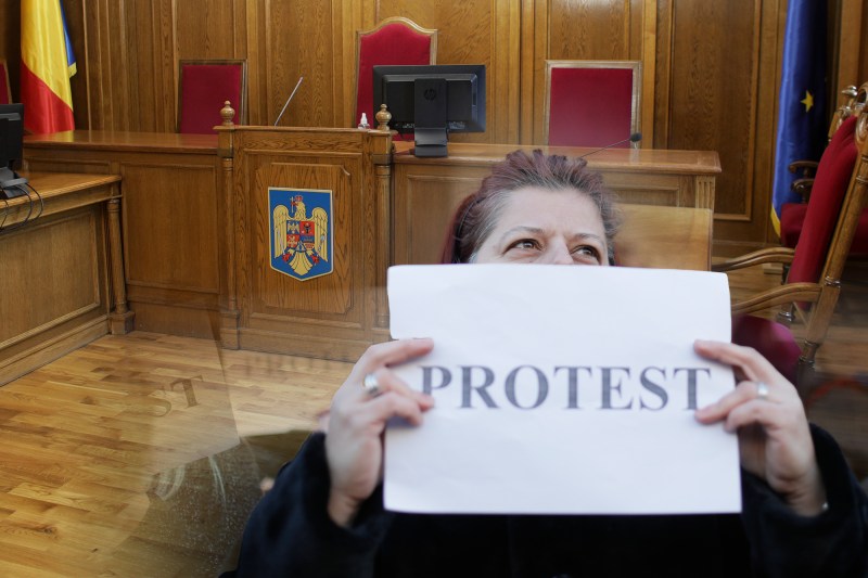 Primul pachet în care Bolojan își asumă responsabilitatea: reforma pensiilor magistraților. Recunoaștem contribuția lor, însă este necesară o echitate reală. Pensia medie depășește 25.000 de lei, iar multe pensii ajung la peste 35.000 de lei.