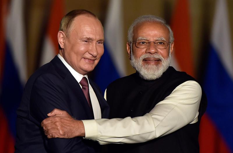 Putin și Modi își reafirmă prietenia în fața presiunilor SUA și UE