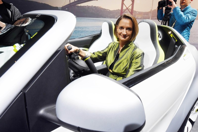 Renault numește pentru prima dată o femeie în fruntea Dacia: Katrin Adt, fostă vicepreședintă a Mercedes-Benz