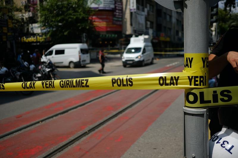 Secția de poliție din Izmir, atacată de un tânăr de 16 ani, a lăsat doi polițiști uciși și unul în stare gravă.