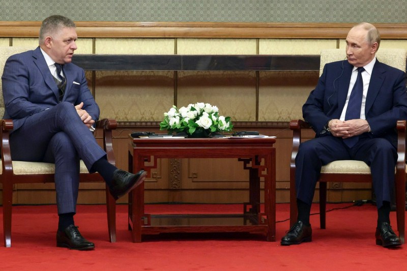Singurul șef de guvern din Uniunea Europeană prezent la parada organizată de Xi Jinping în Beijing a avut o întâlnire cu Vladimir Putin. Iată despre ce au discutat.