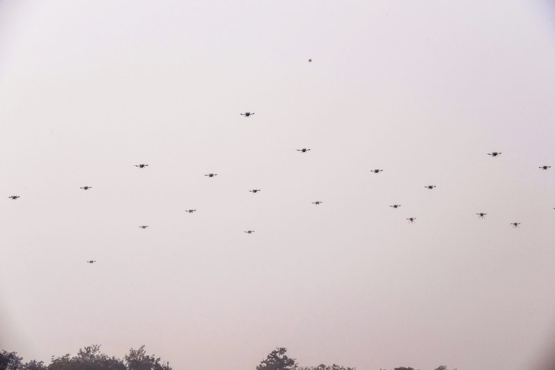 Statele Unite pregătesc livrări către Ucraina a unui lot de 33.000 de drone echipate cu inteligență artificială, menite să consolideze capacitatea ofensivă pe câmpul de luptă.