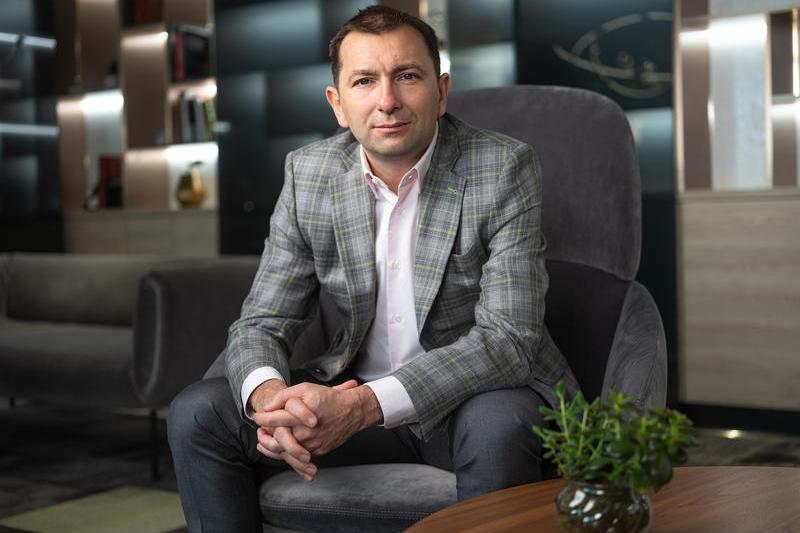 Tensiunile au escaladat în jurul desemnării viitorului administrator al Fondului Proprietatea. Acționarii solicită un raport de audit suplimentar, în timp ce candidatul favorit îndeamnă la responsabilitate.