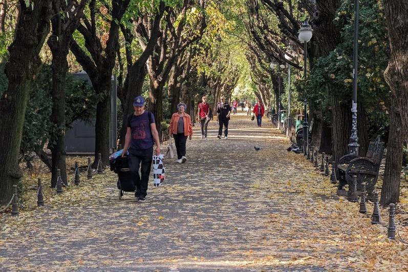 Toamna se instalează cu valori de temperatură obișnuite pentru această perioadă; iată prognoza meteo pe patru săptămâni.