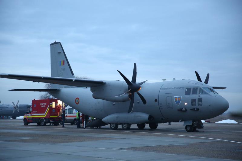 VIDEO: O aeronavă a Forțelor Aeriene Române participă la o misiune de ajutor umanitar și transferă 10 pacienți palestinieni din Gaza pentru îngrijire medicală în România.